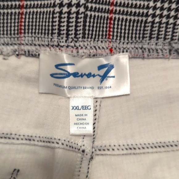 Seven7 Womens Plus XXL 2X Plaid Leggings Pull On Pants Red Black White - Picture 3 of 5